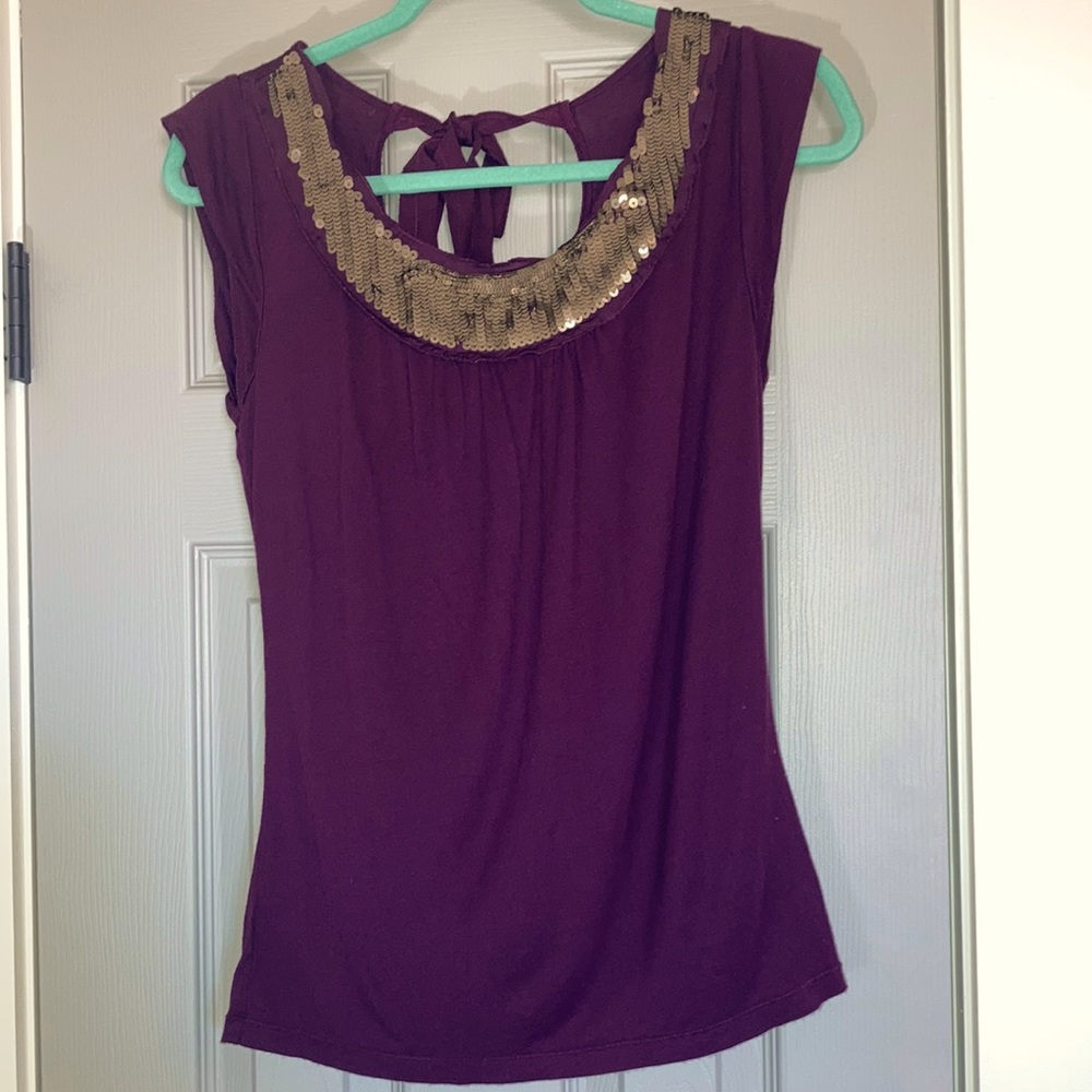 Loft Plum Embellished Dressy Tie Back Tee - M